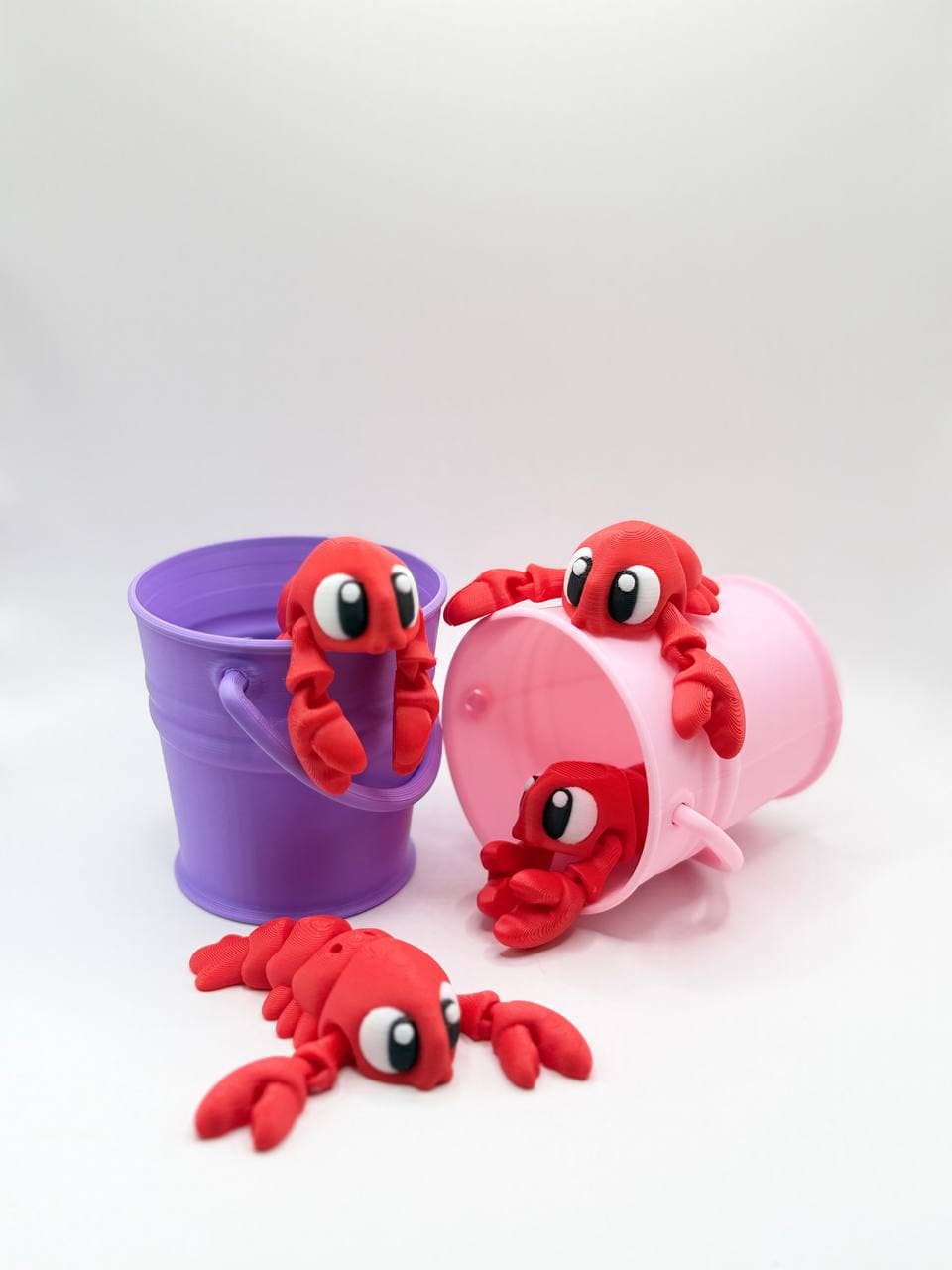 2 Lobster in bucket